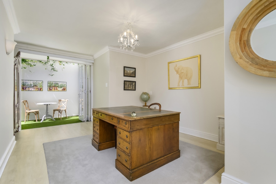 5 Bedroom Property for Sale in Constantia Western Cape